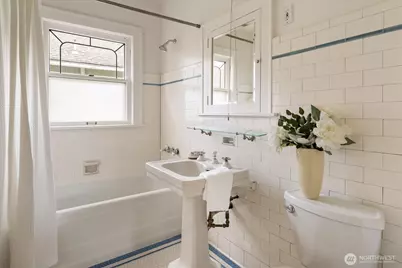 5701 30th Avenue NE, Seattle, WA 98105 - Photo 16