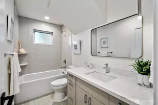 1004 N 48th St, Seattle, WA 98103 - Photo 16