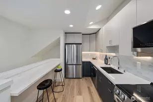 1004 N 48th St, Seattle, WA 98103 - Photo 8