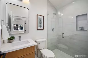 1004 N 48th St, Seattle, WA 98103 - Photo 8