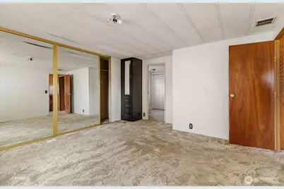 801 Walker Avenue, Oak Harbor, WA 98277 - Photo 8