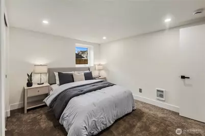 5520 Brooklyn Avenue NE, Seattle, WA 98105 - Photo 14