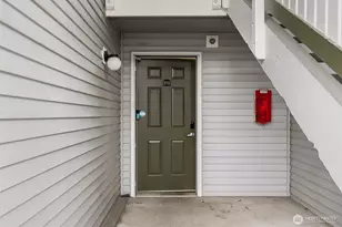 23325 Cedar Way, Mountlake Terrace, WA 98043 - Photo 2