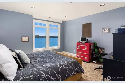 8233 W Mercer Way, Mercer Island, WA 98040 - Photo 24