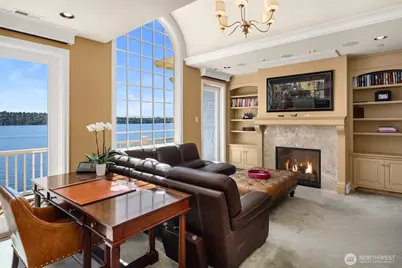 8233 W Mercer Way, Mercer Island, WA 98040 - Photo 18