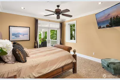 8233 W Mercer Way, Mercer Island, WA 98040 - Photo 32