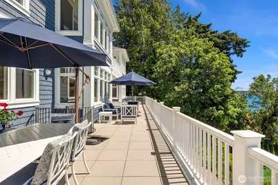 8233 W Mercer Way, Mercer Island, WA 98040 - Photo 4