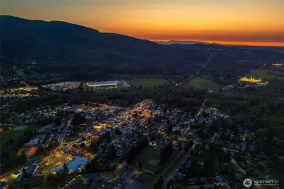 386 Zemp Way NE, North Bend, WA 98045 - Photo 2