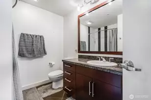 910 Lenora St, Seattle, WA 98121 - Photo 20