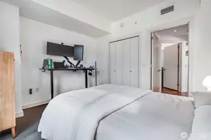 910 Lenora St, Seattle, WA 98121 - Photo 18