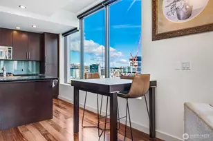 910 Lenora St, Seattle, WA 98121 - Photo 12