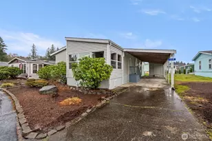 139 NE Saturn Ln, Bremerton, WA 98311 - Photo 2