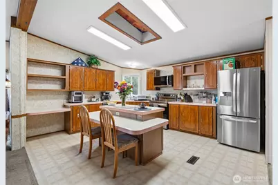 139 NE Saturn Lane, Bremerton, WA 98311 - Photo 6