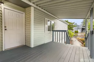 139 NE Saturn Ln, Bremerton, WA 98311 - Photo 24