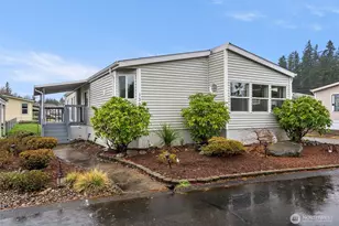 139 NE Saturn Ln, Bremerton, WA 98311 - Photo 1