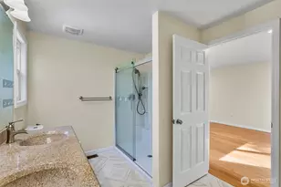 13009 SE 49th St, Bellevue, WA 98006 - Photo 30