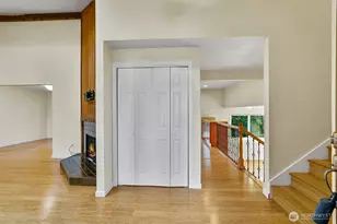 13009 SE 49th St, Bellevue, WA 98006 - Photo 6