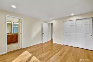 13009 SE 49th St, Bellevue, WA 98006 - Photo 28