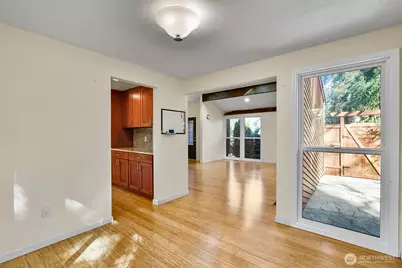 13009 SE 49th Street, Bellevue, WA 98006 - Photo 12