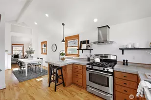 8333 27th Ave NW, Seattle, WA 98117 - Photo 12