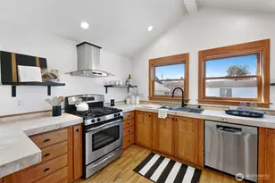 8333 27th Ave NW, Seattle, WA 98117 - Photo 10