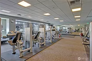 910 Lenora St, Seattle, WA 98121 - Photo 12