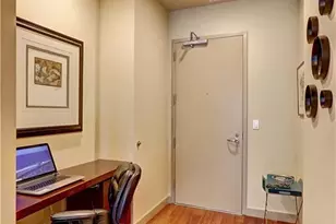 910 Lenora St, Seattle, WA 98121 - Photo 2