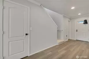 10030 Holly Dr, Everett, WA 98204 - Photo 18