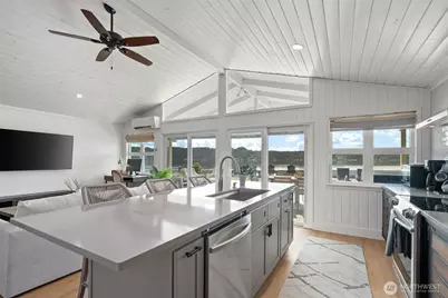 101 NE Lynnwood Loop, Belfair, WA 98528 - Photo 8