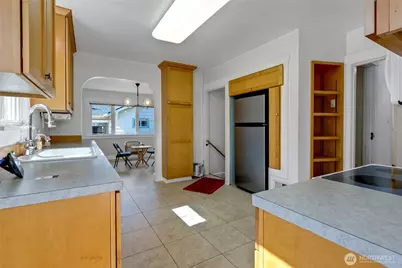 864 S Fife Street, Tacoma, WA 98405 - Photo 8