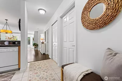 4847 California Avenue SW #402, Seattle, WA 98116 - Photo 4