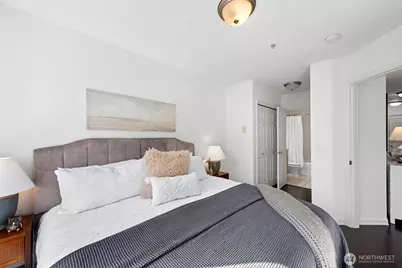 4847 California Avenue SW #402, Seattle, WA 98116 - Photo 14