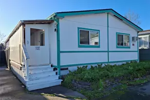 111 99th St S, Tacoma, WA 98444 - Photo 2