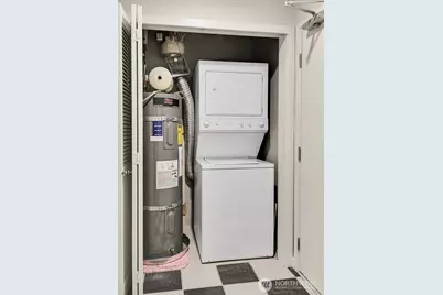 1100 106th Avenue NE #801, Bellevue, WA 98004 - Photo 18