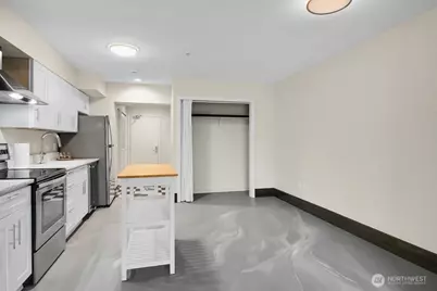 1100 106th Avenue NE #801, Bellevue, WA 98004 - Photo 10