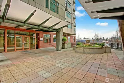 1100 106th Avenue NE #801, Bellevue, WA 98004 - Photo 4