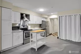 1100 106th Ave NE, Bellevue, WA 98004 - Photo 8