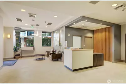 1100 106th Avenue NE #801, Bellevue, WA 98004 - Photo 4