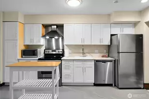 1100 106th Ave NE, Bellevue, WA 98004 - Photo 12