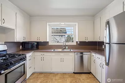 919 S 74th Street, Tacoma, WA 98408 - Photo 10