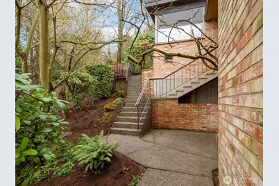 5638 3rd Avenue NW, Seattle, WA 98107 - Photo 2
