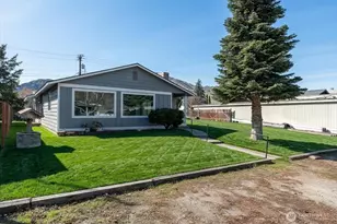 916 E Johnson Ave, Chelan, WA 98816 - Photo 1