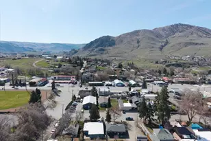 916 E Johnson Ave, Chelan, WA 98816 - Photo 32