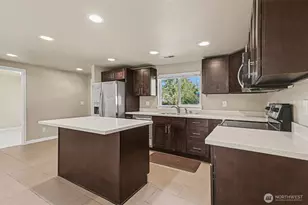 2327 NE 86th St, Seattle, WA 98115 - Photo 8