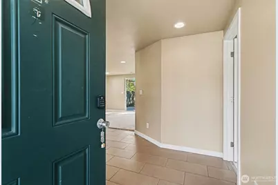 2327 NE 86th Street, Seattle, WA 98115 - Photo 4