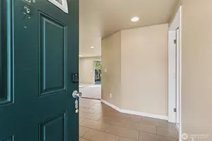 2327 NE 86th St, Seattle, WA 98115 - Photo 4