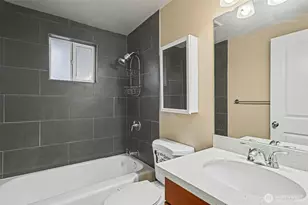 2327 NE 86th St, Seattle, WA 98115 - Photo 18