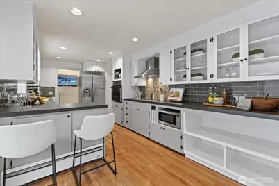 221 8th Avenue W, Kirkland, WA 98033 - Photo 8