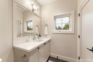 12811 SE 44th Pl, Bellevue, WA 98006 - Photo 30