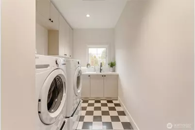 12811 SE 44th Place, Bellevue, WA 98006 - Photo 36